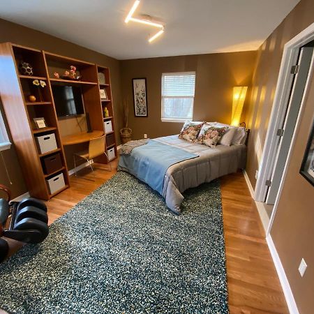 Here It Is! Cool Cape Cod-3 Br-2.5 Bath-12 Guests Olathe Exterior photo