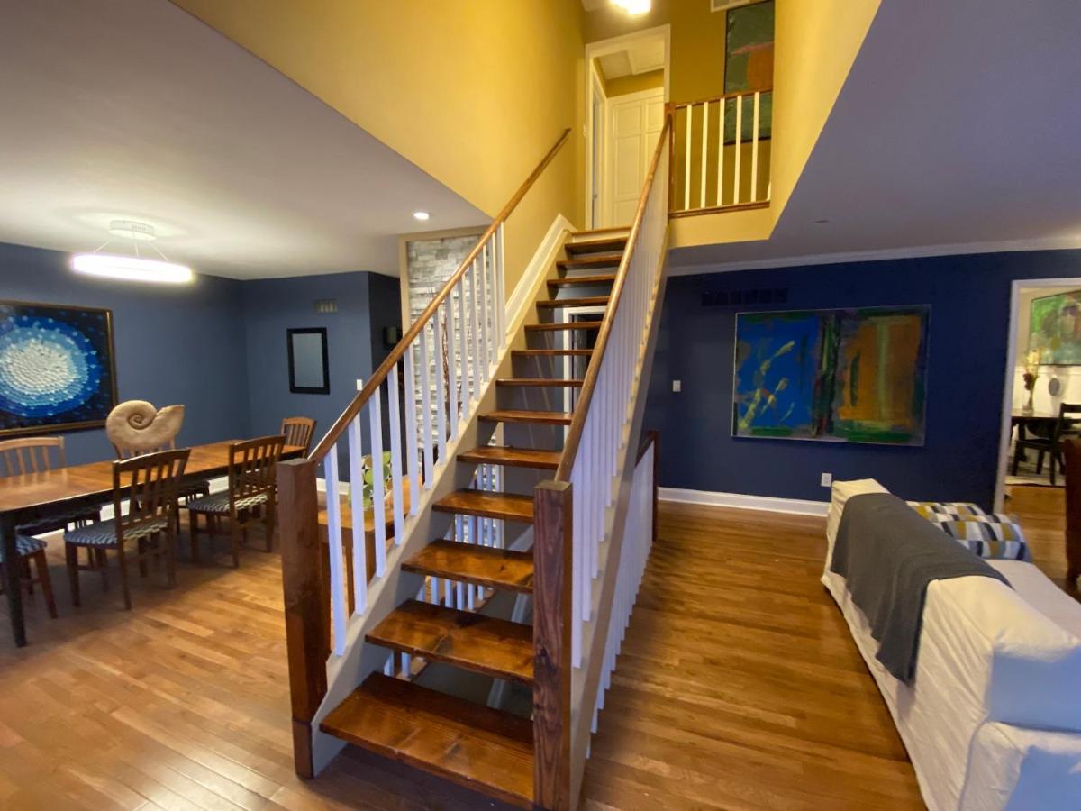 Here It Is! Cool Cape Cod-3 Br-2.5 Bath-12 Guests Olathe Exterior photo